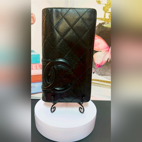 CHANEL Black Quilted Clutch - Picture 3 of 16